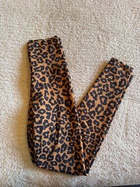 Beach Riot Leopard Print Leggings in Brown and Black